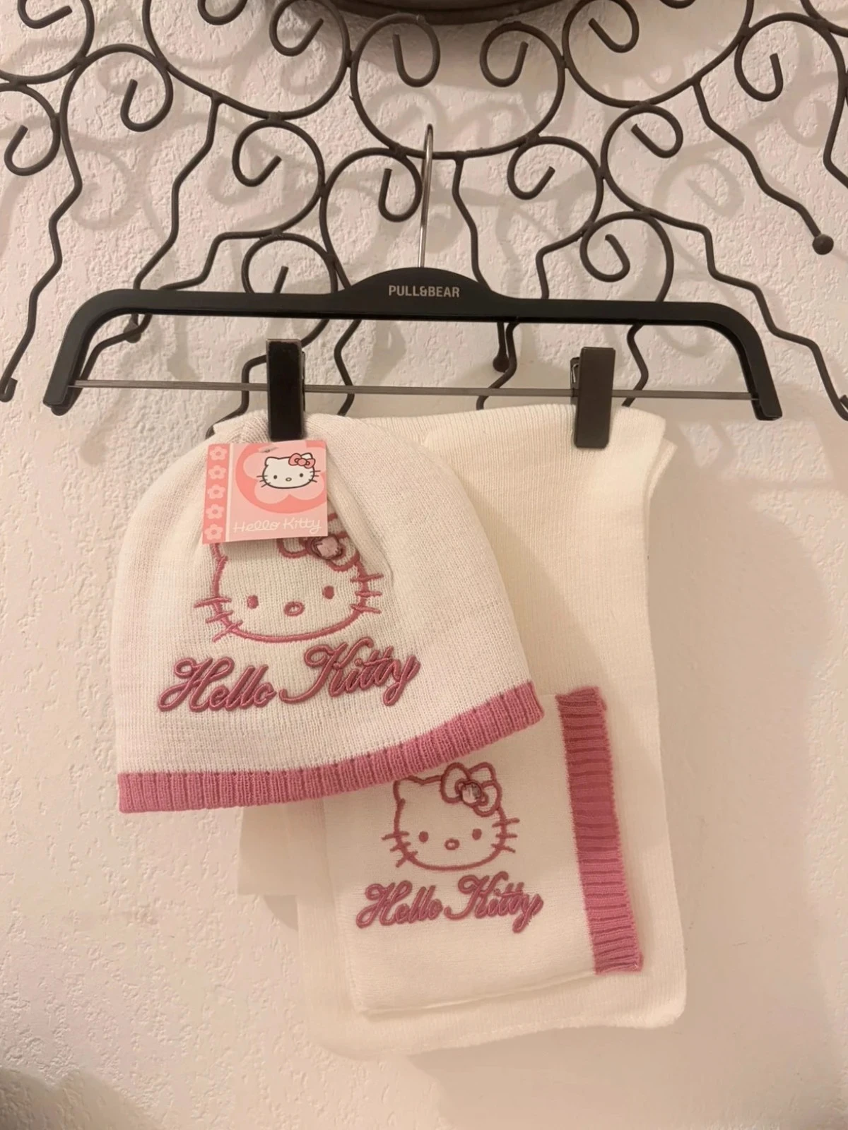 Conjunto de inverno Hello Kitty gorro e cachecol – Tamanho 52 – Novo – photo 2